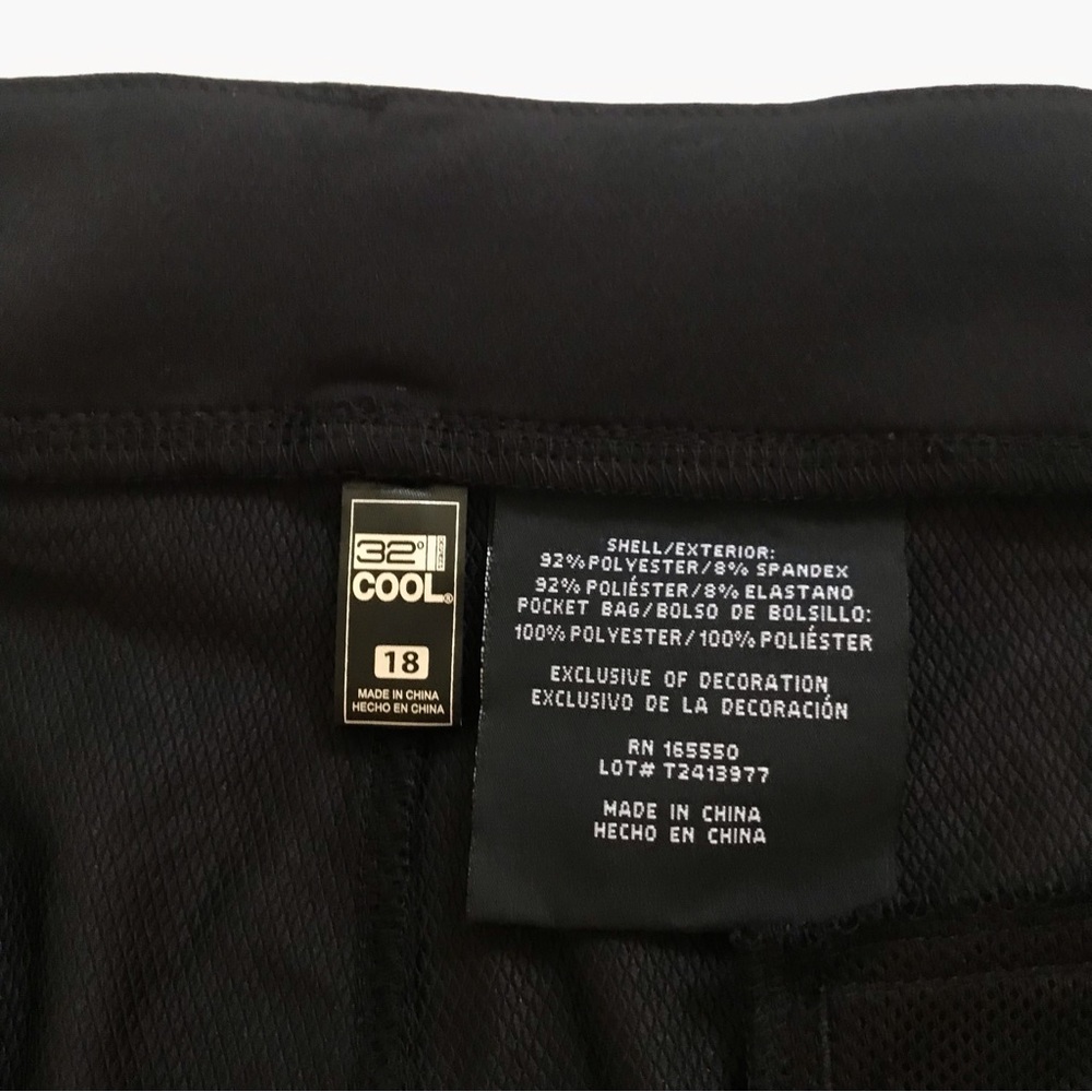 32 Degrees Cool Bermuda Black Shorts Women’s 18 New with Tags Lightweight - Picture 10 of 13